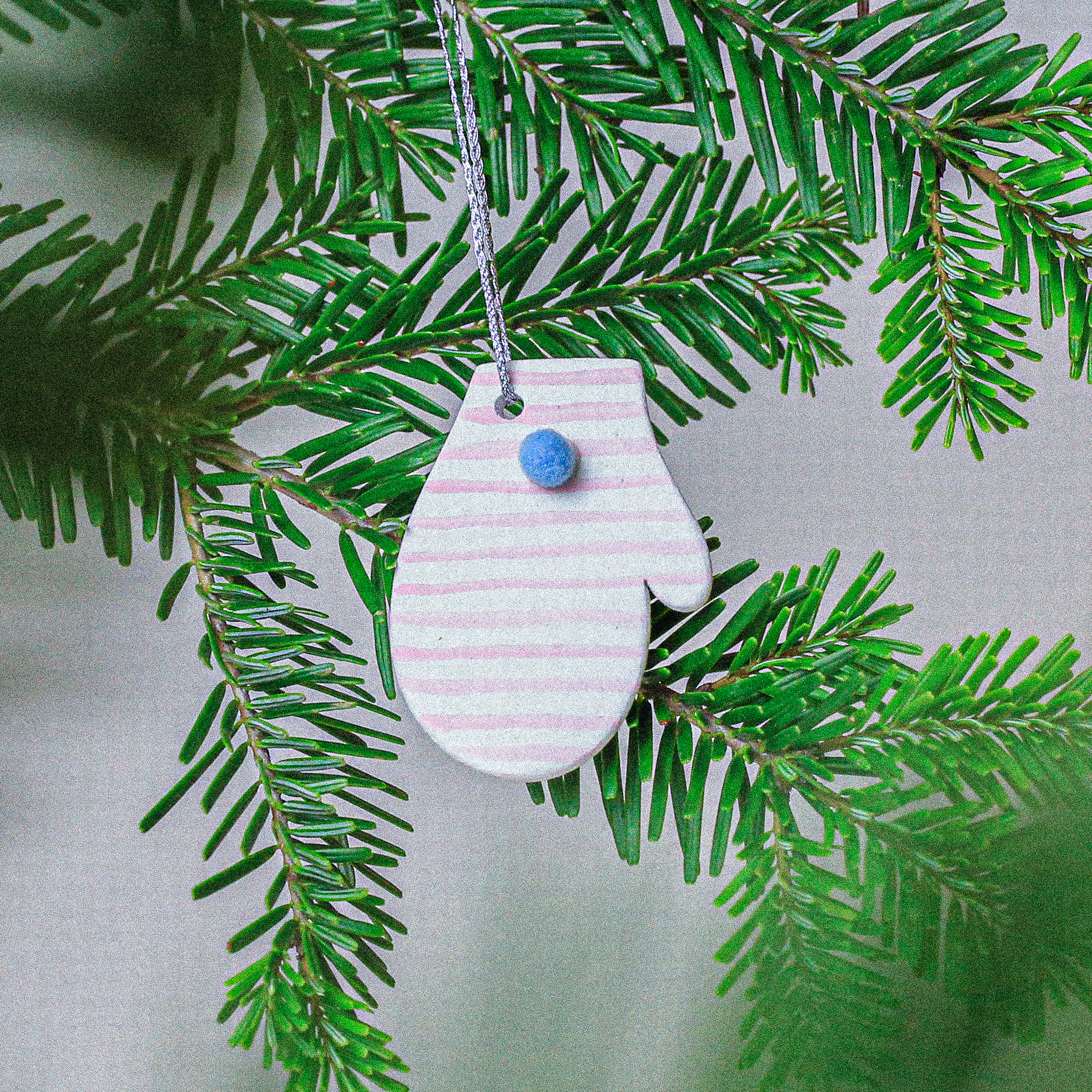 Decorațiune handmade 'Mănușă' - imagine 7