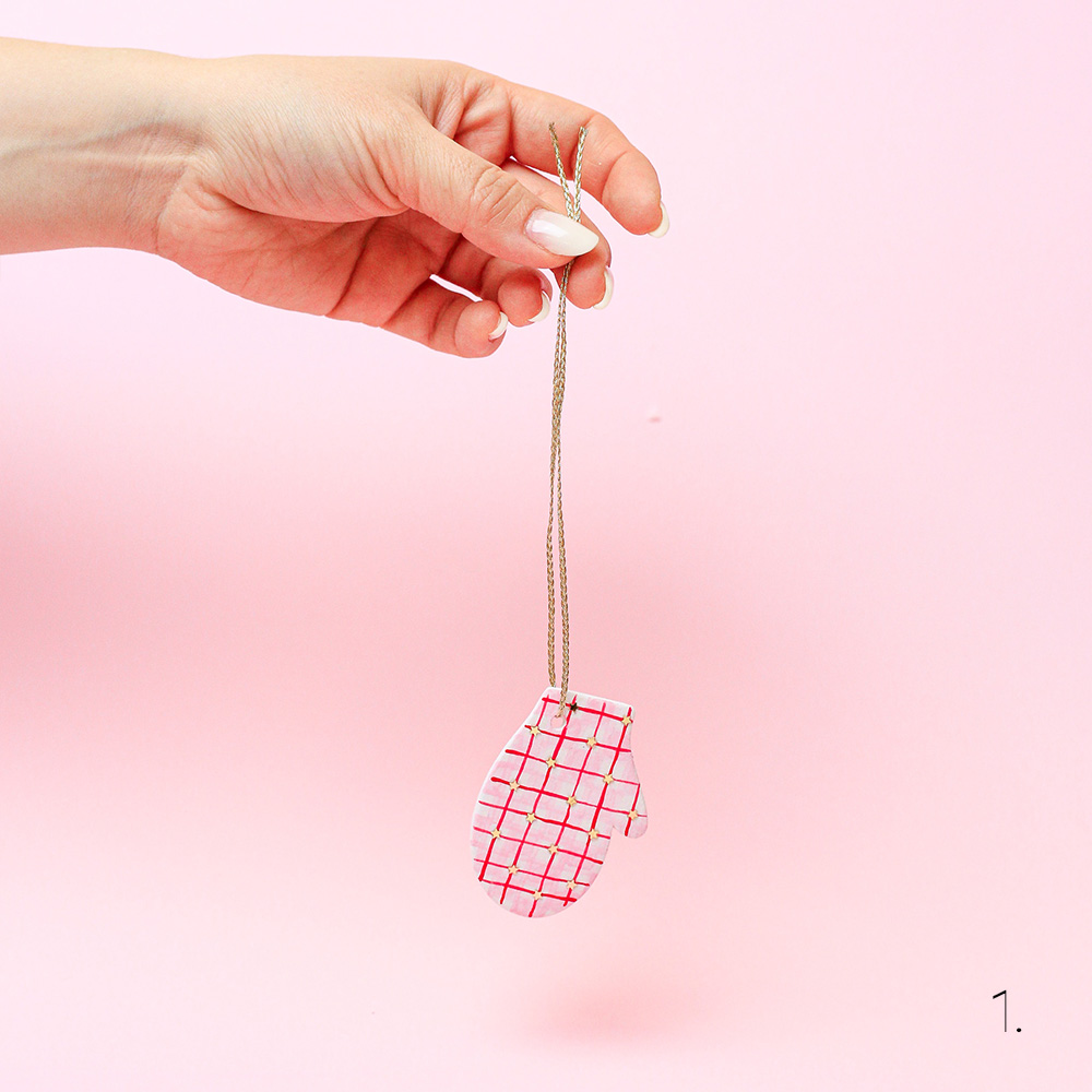 Decorațiune handmade 'Mănușă' - imagine 2